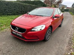 Rood, metallic lak Gebruikt 2019 Volvo V40 Stationwagen | € 15.945 (Goede deal)
