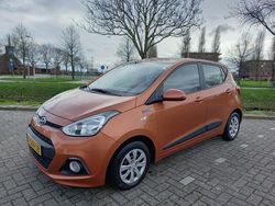 Oranje Gebruikt 2014 Hyundai i10 Hatchback | € 7.450 (Iets duurder)