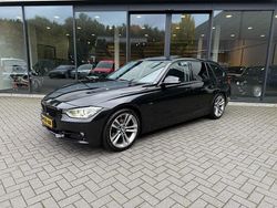 Zwart Gebruikt 2015 BMW 320 Sport Line Stationwagen | € 17.900 (Eerlijke prijs)