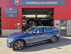 Blauw Gebruikt 2022 BMW 330e Comfort Edition Stationwagen | € 39.950 (Goede deal)
