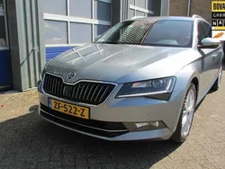 Grijs Gebruikt 2019 Skoda Superb Business Line Stationwagen | € 19.990 (Eerlijke prijs)