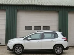 Wit, metallic lak Gebruikt 2017 Peugeot 2008 SUV | € 8.450 (Eerlijke prijs)