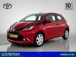 Rood Gebruikt 2017 Toyota Aygo X-play Hatchback | € 8.945 (Eerlijke prijs)
