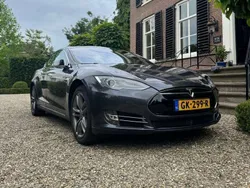 Grijs Gebruikt 2015 Tesla Model S Sedan | € 20.000 (Eerlijke prijs)