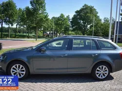 Grijs Gebruikt 2019 Skoda Octavia Business Line Stationwagen | € 8.999 (Goede deal)