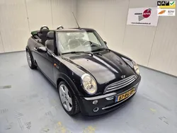 Zwart, metallic lak Gebruikt 2005 Mini Cooper Cabriolet Chili Cabriolet | € 3.740 (Eerlijke prijs)