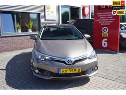 Grijs Gebruikt 2017 Toyota Auris Executive Hatchback | € 16.450 (Eerlijke prijs)