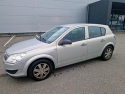 Grijs Gebruikt 2007 Opel Astra Essentia Hatchback | € 1.100