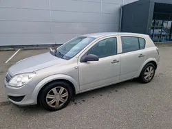 Grijs Gebruikt 2007 Opel Astra Essentia Hatchback | € 1.100 (Goede deal)