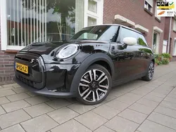 Zwart Gebruikt 2021 Mini Cooper S Business Hatchback | € 15.500 (Eerlijke prijs)