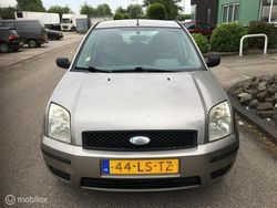 Grijs Gebruikt 2003 Ford Fusion MPV | € 1.450 (Goede deal)