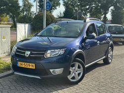 Blauw Gebruikt 2016 Dacia Sandero Lauréate Hatchback | € 6.995 (Eerlijke prijs)