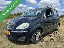 Blauw, metallic lak Gebruikt 2008 Lancia Musa MPV | € 1.699 (Eerlijke prijs)