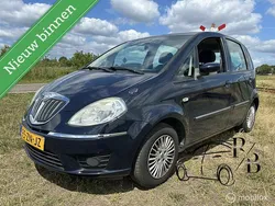 Blauw, metallic lak Gebruikt 2008 Lancia Musa MPV | € 1.699 (Eerlijke prijs)