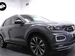 Grijs, metallic lak Gebruikt 2020 VW T-Roc R-line SUV | € 27.900 (Eerlijke prijs)