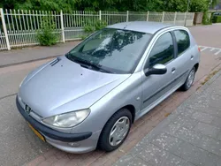 Zilver Gebruikt 2000 Peugeot 206 Hatchback | € 850 (Eerlijke prijs)