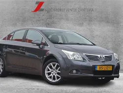 Grijs, metallic lak Gebruikt 2009 Toyota Avensis Sedan | € 9.999 (Eerlijke prijs)