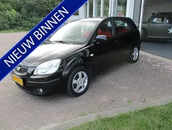 Zwart Gebruikt 2007 Kia Rio Hatchback | € 2.460 (Eerlijke prijs)