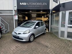 Grijs Gebruikt 2008 Toyota Aygo Sport Hatchback | € 1.999 (Goede deal)