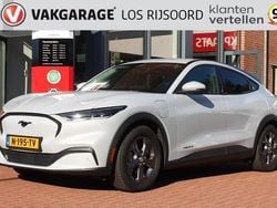 Wit, metallic lak Gebruikt 2021 Ford Mustang Mach-E SUV | € 23.250 (Eerlijke prijs)