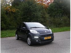 Zwart Gebruikt 2014 Peugeot 107 Envy Hatchback | € 4.750 (Eerlijke prijs)