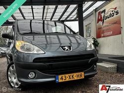 Grijs Gebruikt 2007 Peugeot 1007 MPV | € 1.499 (Eerlijke prijs)