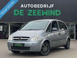 Grijs Gebruikt 2004 Opel Meriva MPV | € 1.249 (Eerlijke prijs)