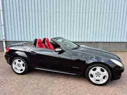 Zwart, metallic lak Gebruikt 2004 Mercedes SLK200 Cabriolet | € 9.995 (Eerlijke prijs)