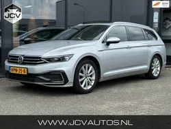 Grijs, metallic lak Gebruikt 2020 VW Passat Business Stationwagen | € 17.888 (Eerlijke prijs)