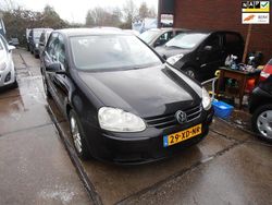 Zwart Gebruikt 2007 VW Golf V Hatchback | € 1.950 (Goede deal)