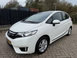 Wit Gebruikt 2016 Honda Jazz Comfort Hatchback | € 10.950 (Eerlijke prijs)