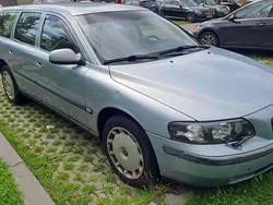 Blauw Gebruikt 2002 Volvo V70 Comfort Stationwagen | € 800 (Eerlijke prijs)