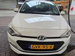 Wit Gebruikt 2016 Hyundai i20 Hatchback | € 10.950 (Eerlijke prijs)