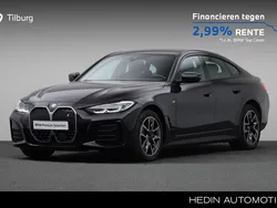 Saphirschwarz metallic (zwart metallic) Gebruikt 2022 BMW i4 Executive Sedan | € 44.880 (Eerlijke prijs)