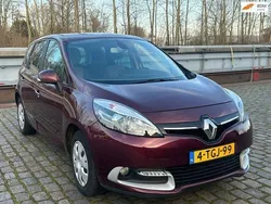 Rood Gebruikt 2014 Renault Scénic III Expression MPV | € 5.499 (Goede deal)