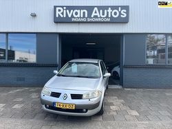 Grijs Gebruikt 2005 Renault Mégane II Luxe Hatchback | € 1.250 (Eerlijke prijs)