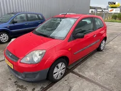 Rood Gebruikt 2006 Ford Fiesta Hatchback | € 1.950 (Eerlijke prijs)
