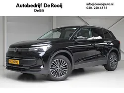 Zwart Gebruikt 2024 VW Tiguan Life SUV | € 41.500