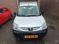 Grijs Gebruikt 2003 Peugeot Partner MPV | € 1.850 (Eerlijke prijs)