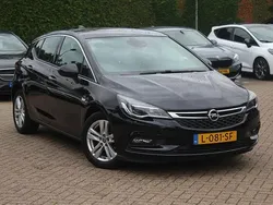 Zwart, metallic lak Gebruikt 2018 Opel Astra Business Hatchback | € 10.950 (Goede deal)