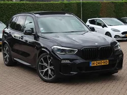 Zwart Gebruikt 2020 BMW X5 M Sport SUV | € 53.950 (Eerlijke prijs)