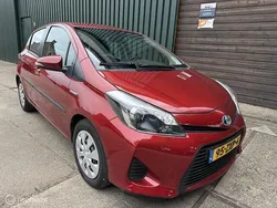Rood Gebruikt 2013 Toyota Yaris Hatchback | € 11.950 (Eerlijke prijs)