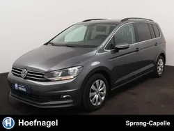Grijs, metallic lak Gebruikt 2017 VW Touran Comfortline MPV | € 20.750 (Iets duurder)