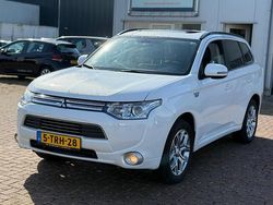 Wit Gebruikt 2014 Mitsubishi Outlander Instyle SUV | € 7.700 (Goede deal)