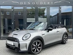 Grijs, metallic lak Gebruikt 2024 Mini Cooper S Cabriolet Classic Cabriolet | € 35.450 (Super prijs)