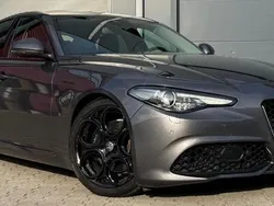 Grijs Gebruikt 2017 Alfa Romeo Giulia Veloce Sedan | € 29.950 (Eerlijke prijs)