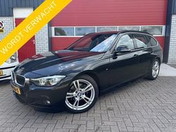 Zwart Gebruikt 2019 BMW 318 M Sport Stationwagen | € 18.888 (Eerlijke prijs)