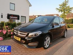 Zwart Gebruikt 2016 Mercedes B180 MPV | € 16.450 (Eerlijke prijs)