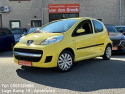 Geel Gebruikt 2011 Peugeot 107 Urban Move Hatchback | € 3.945 (Eerlijke prijs)