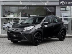 Zwart Nieuw 2025 Toyota Aygo X Play SUV | € 21.845